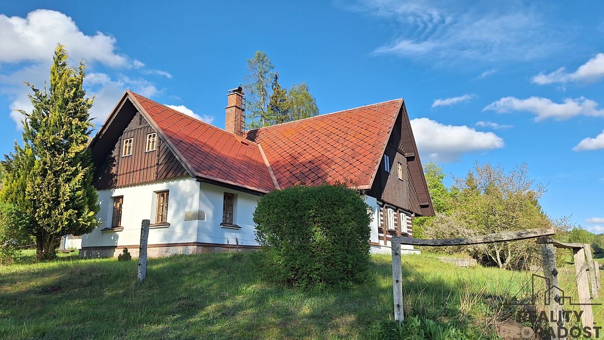 Prodej rodinného domu 95 m², pozemek 1505 m²